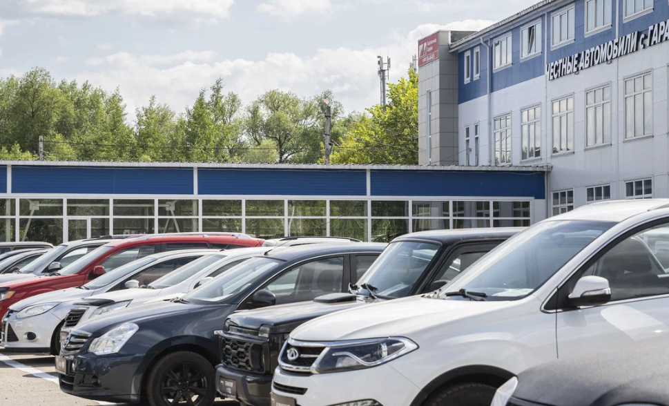 фото автосалона