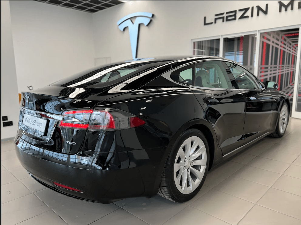 фото автосалона