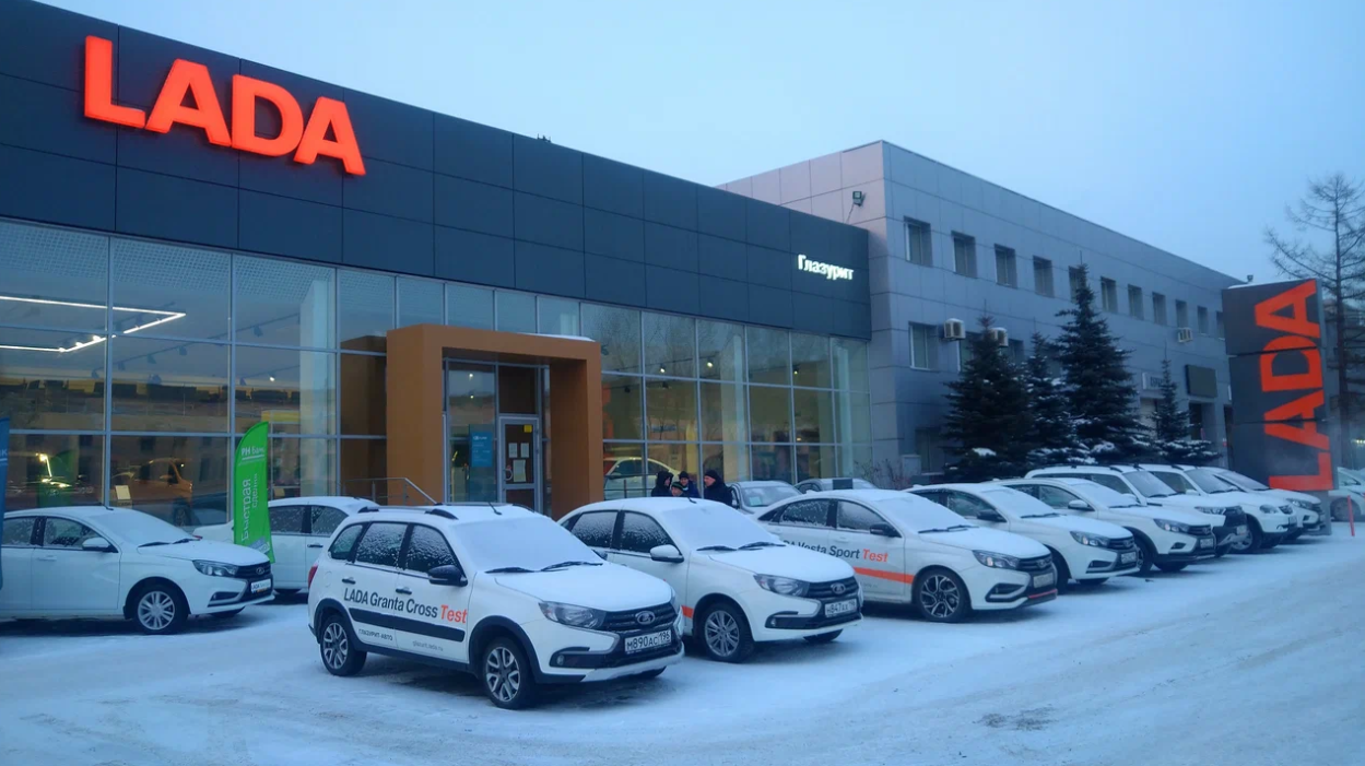 фото автосалона