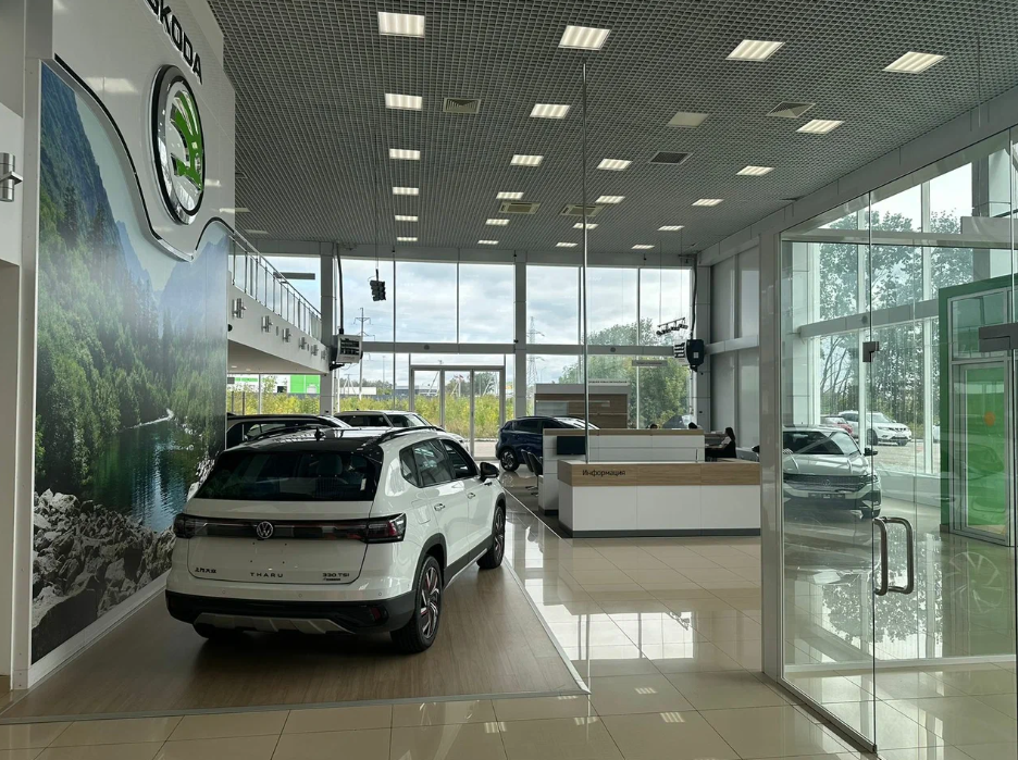 фото автосалона